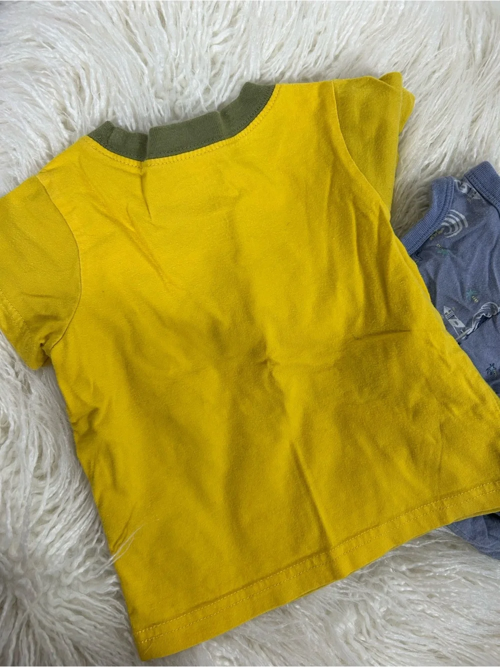 Carter's Baby Boy 12M Lot 2pc Yellow Dinosaur Tee Blue Beach Romper